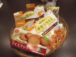 アレルギー対応のクッキーや炊き込み御飯、おにぎり等